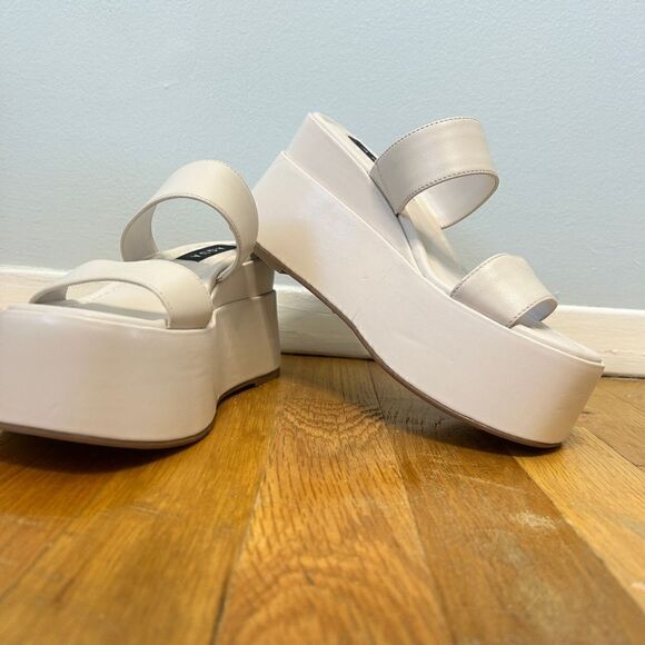 Chunky Sandals - Picture 1 of 3